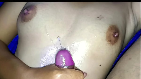 Crot di tetek mungil ponakan ku