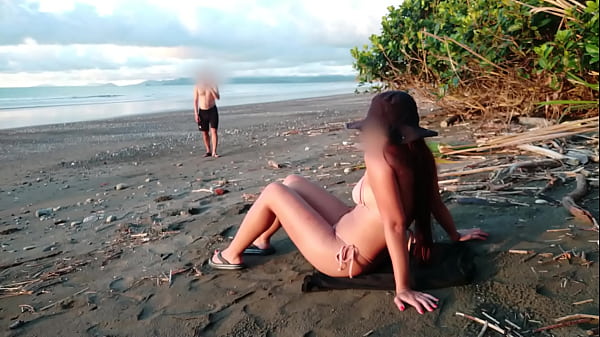 I'M FUCKING A STRANGER! I was at the beach and got fucked. Real porn.